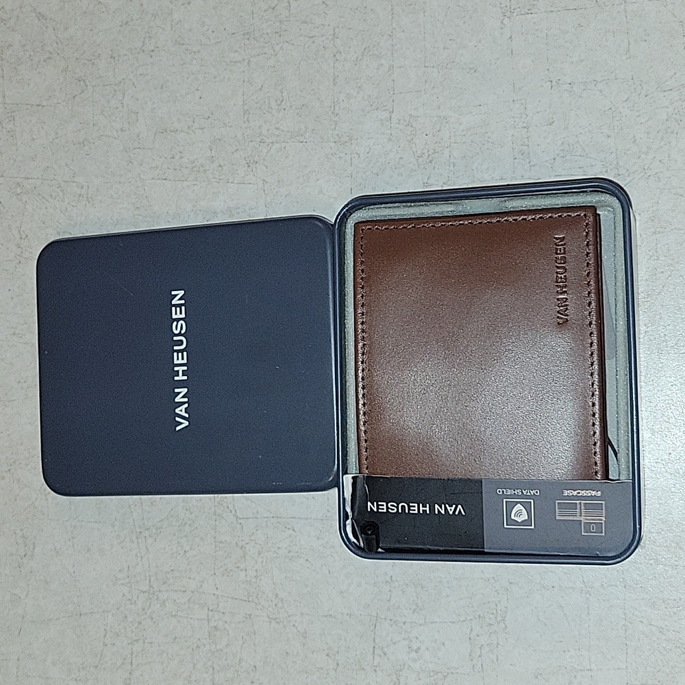 Van Heusen Wallet